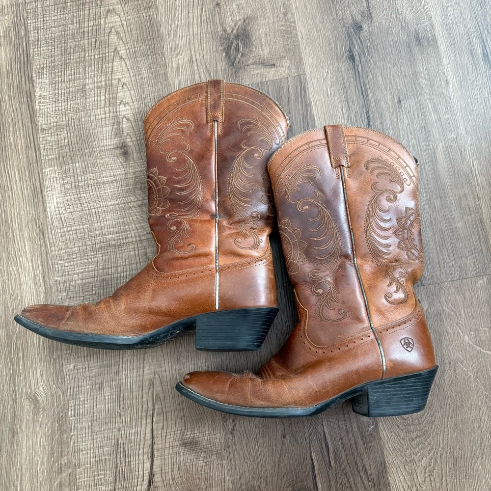 Ariat Women’s Western Cowboy Boots – Size 10B